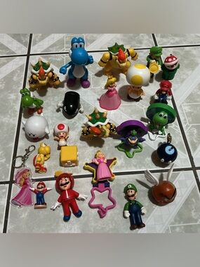 Nintendo Super Mario Kids Toy Figure Set - Blue, Yellow, Pink, Green, Black